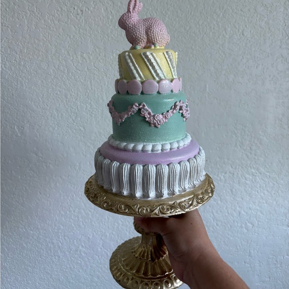 Cupcakes & Cashmere Tiered Easter Cake 🐰🎂 - Picture 2 of 10